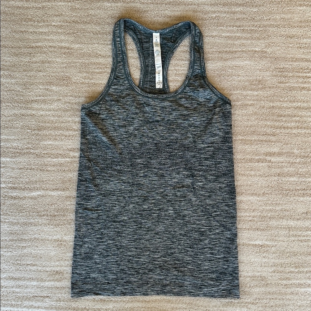 Like New Lululemon Run: Swiftly Tech Racerback Space Dye Heathered Green Size 6